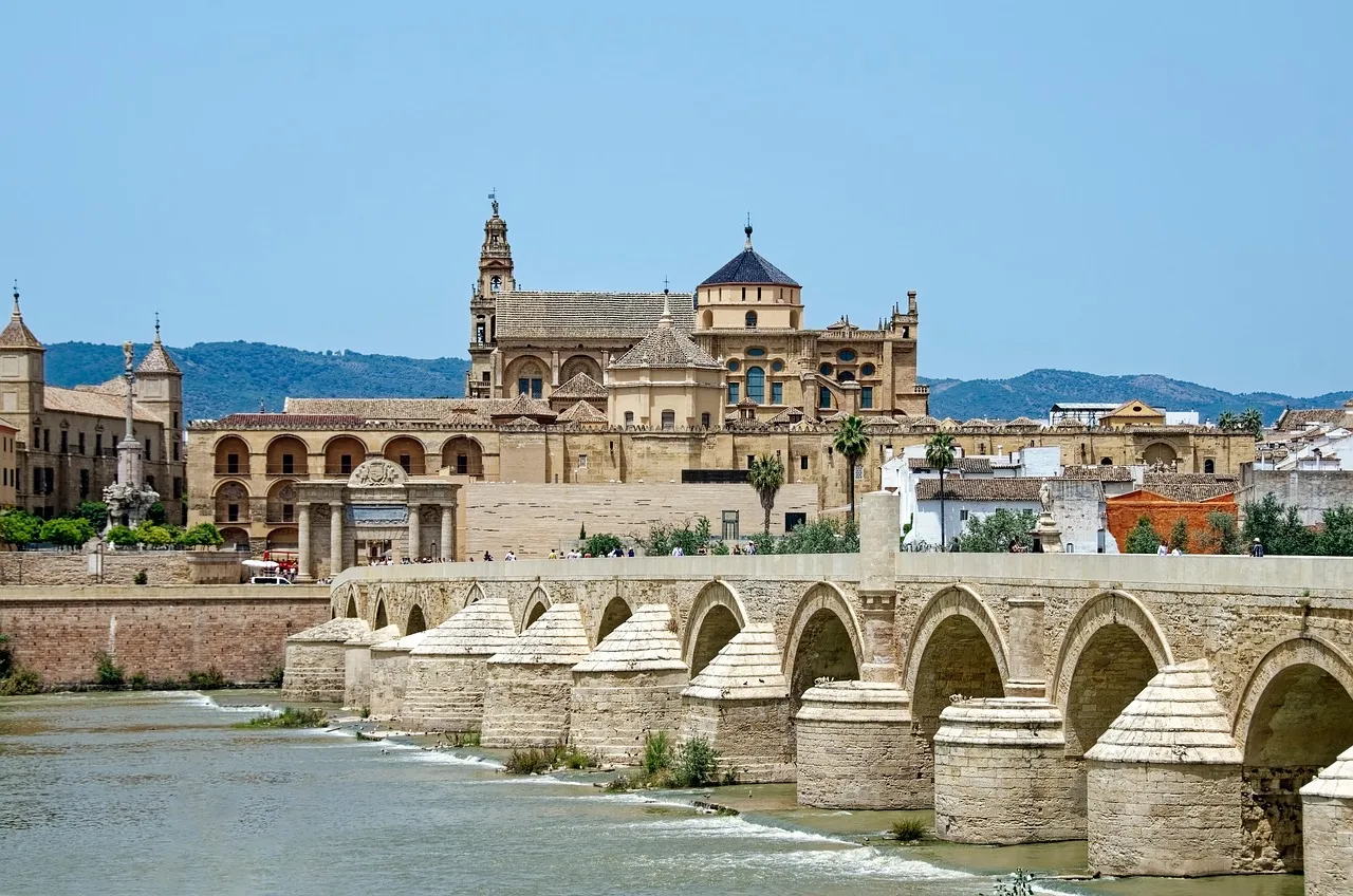 The Roman bridge over the Guadalquivir in Córdoba, with the Mezquita behind